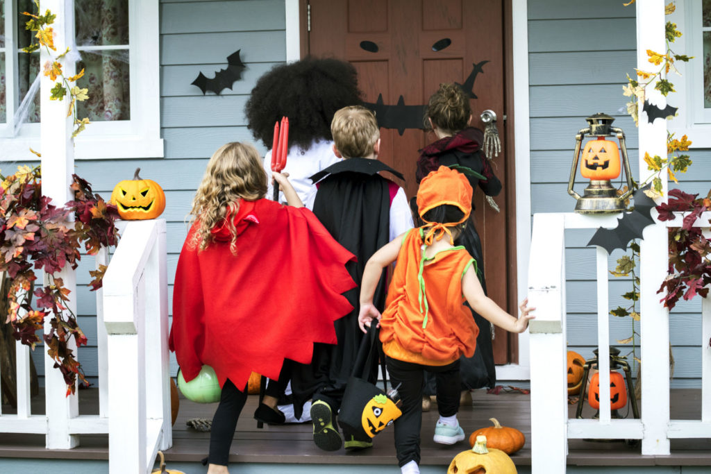 19 Tips To Keep Kids Safe This Halloween - Parents Canada