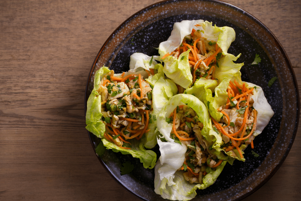 lettuce wrap with ground pork, lettuce and onion