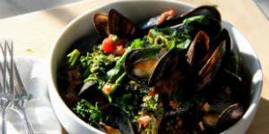 Mussels With Chunky Tomato And Broccoli - Parents Canada