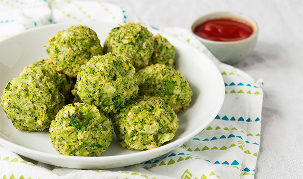 Cheesy baked broccoli bites - 26 foods kids can eat with their hands