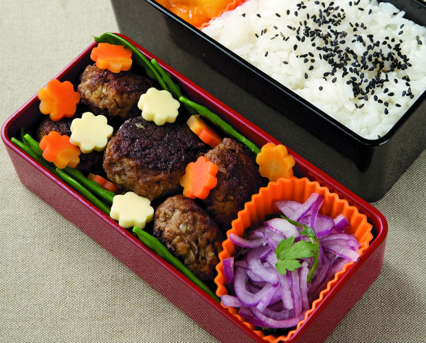 Mini hamburger bento recipe - 26 foods kids can eat with their hands
