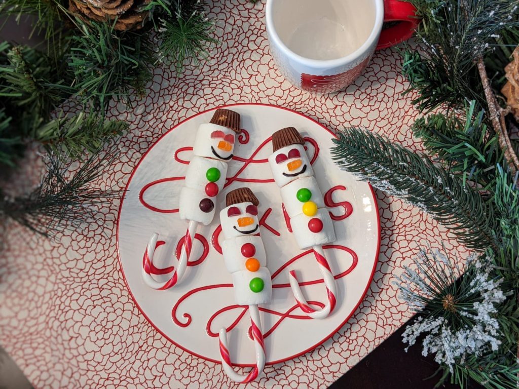 Candy cane 1 1 - super-easy edible holiday crafts