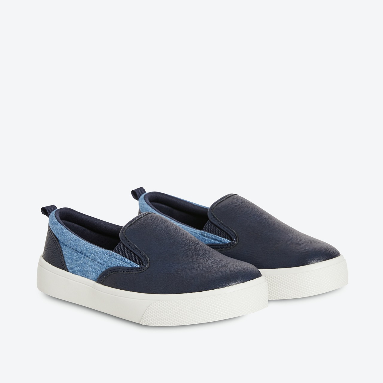 F3bk043527 navy lay down right facing71 large - stylish, budget-friendly back-to-school essentials from joe fresh